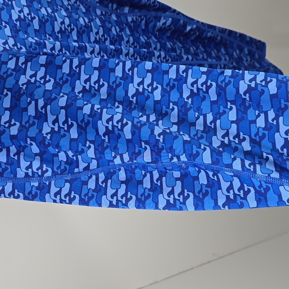 {Vineyard Vines} Blue Whale Outline Printed Performance Leggings - Large - Picture 6 of 13